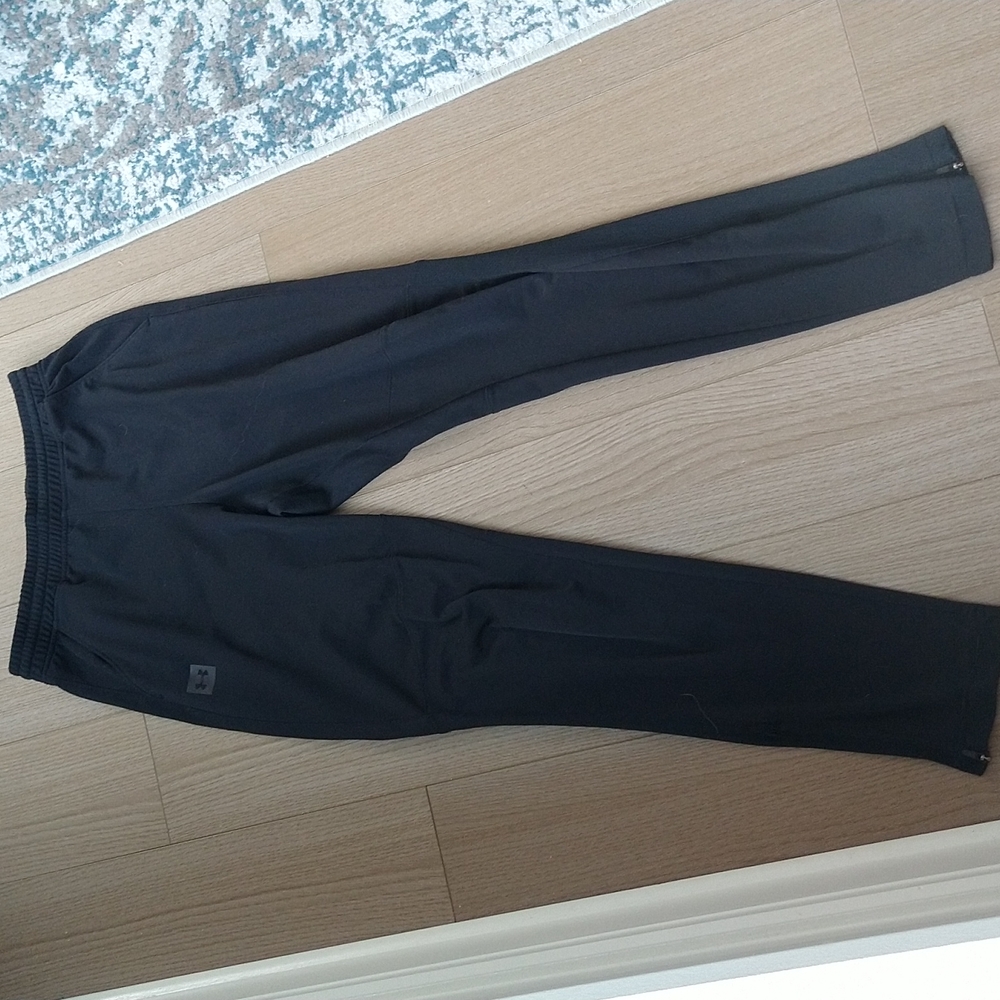 Black sweat pants